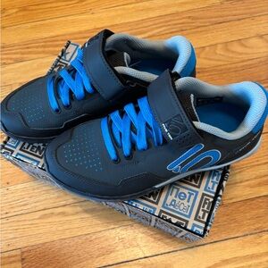 Brand New Five Ten Kestrel Lace mountain bike clip shoes.  Womens 6.5